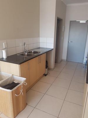 Apartment / Flat For Rent in Woodstock, Cape Town